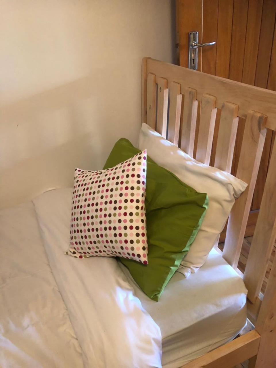 Aquarius Bed And Breakfast Jeffreysbaai Buitenkant foto