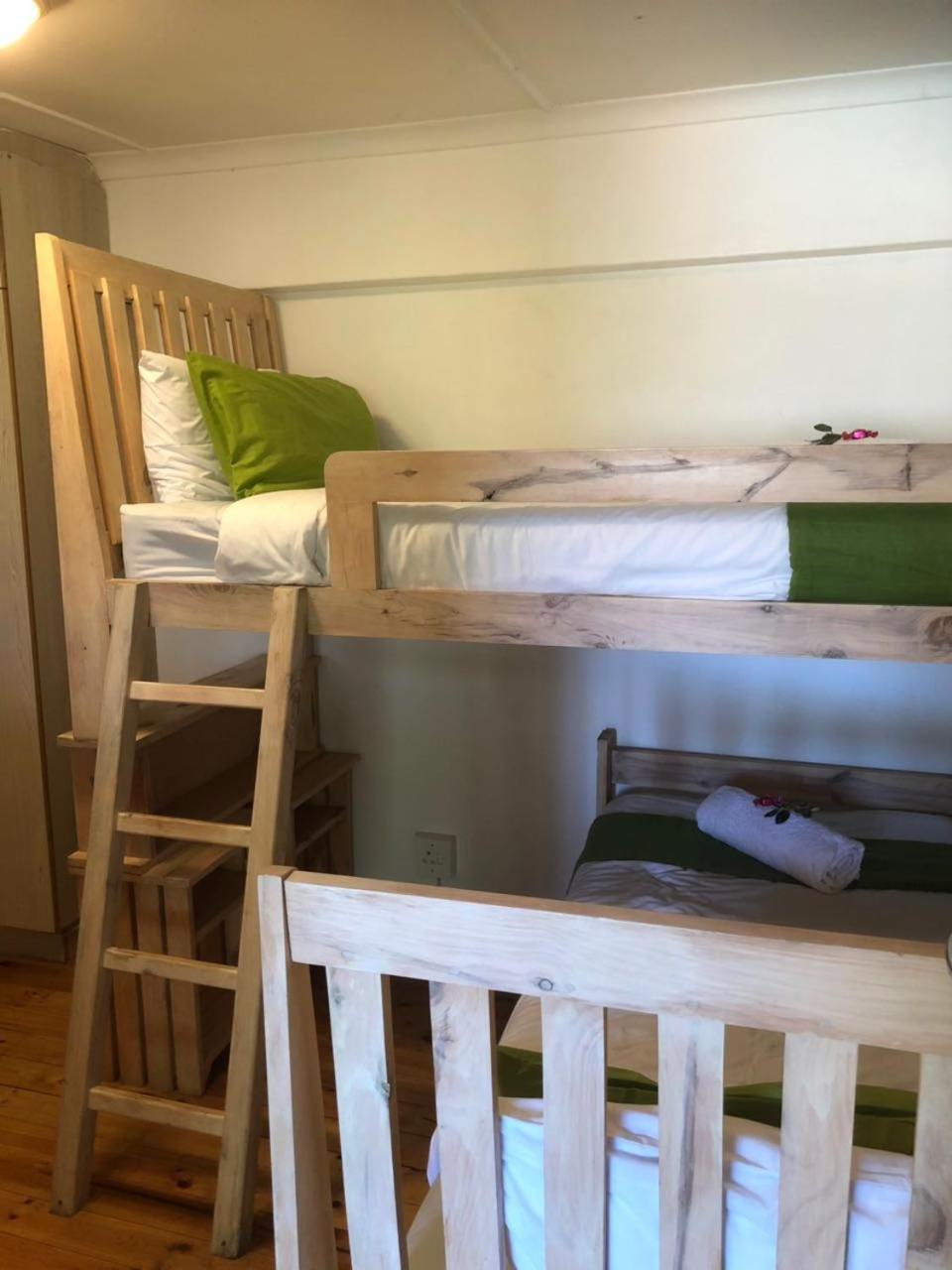 Aquarius Bed And Breakfast Jeffreysbaai Buitenkant foto